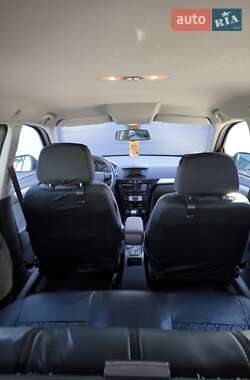 Универсал Opel Astra 2010 в 