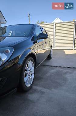 Универсал Opel Astra 2010 в 