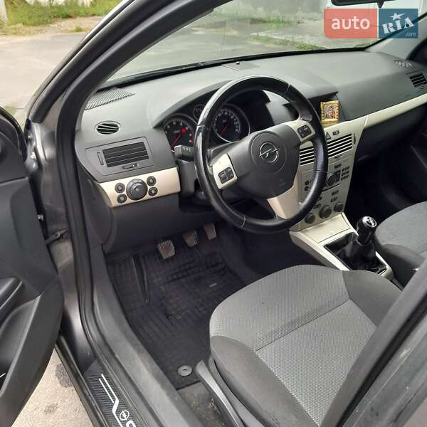 Седан Opel Astra 2008 в Трускавце
