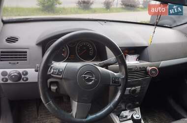 Универсал Opel Astra 2007 в 