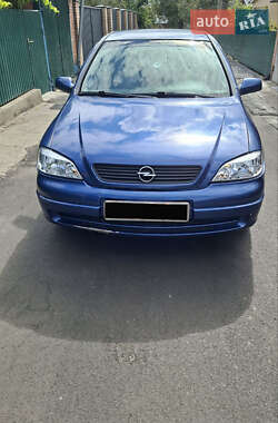 Хэтчбек Opel Astra 2006 в 