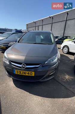 Универсал Opel Astra 2014 в Киеве