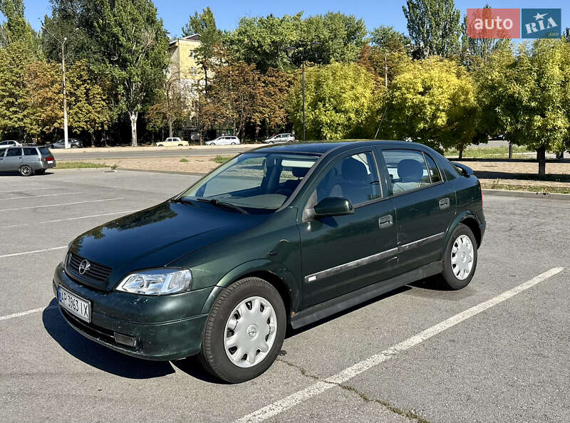 Хэтчбек Opel Astra 2000 в Запорожье