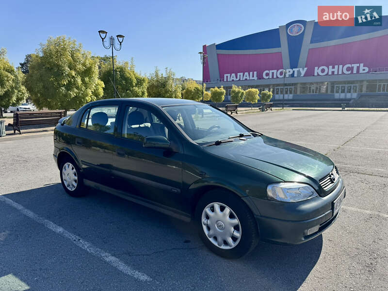Хэтчбек Opel Astra 2000 в Запорожье