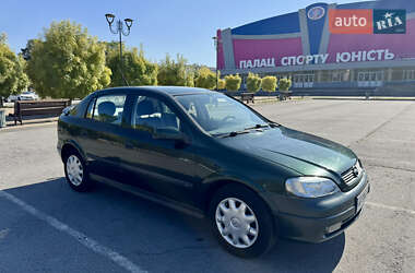 Хетчбек Opel Astra 2000 в 
