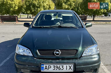 Хетчбек Opel Astra 2000 в 