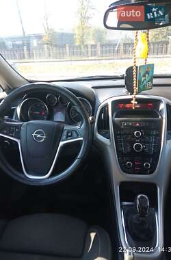 Универсал Opel Astra 2011 в 