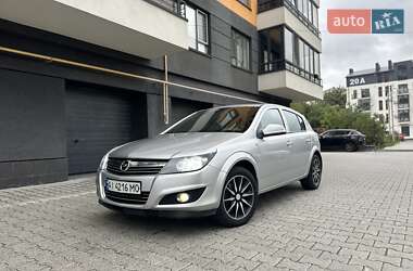 Opel Astra 2012