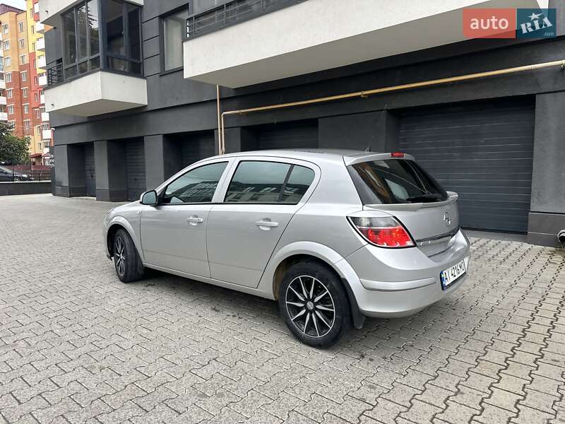 Хэтчбек Opel Astra 2012 в Тернополе