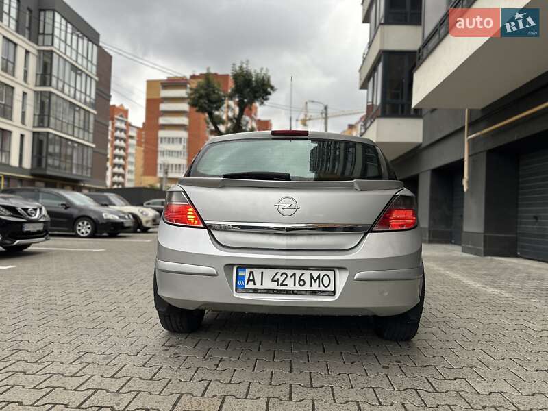 Хэтчбек Opel Astra 2012 в Тернополе