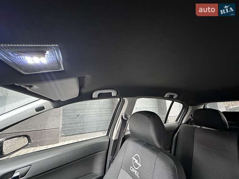 Хэтчбек Opel Astra 2012 в Тернополе