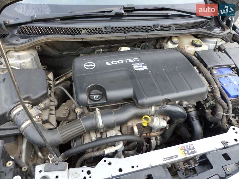 Универсал Opel Astra 2013 в Делятине