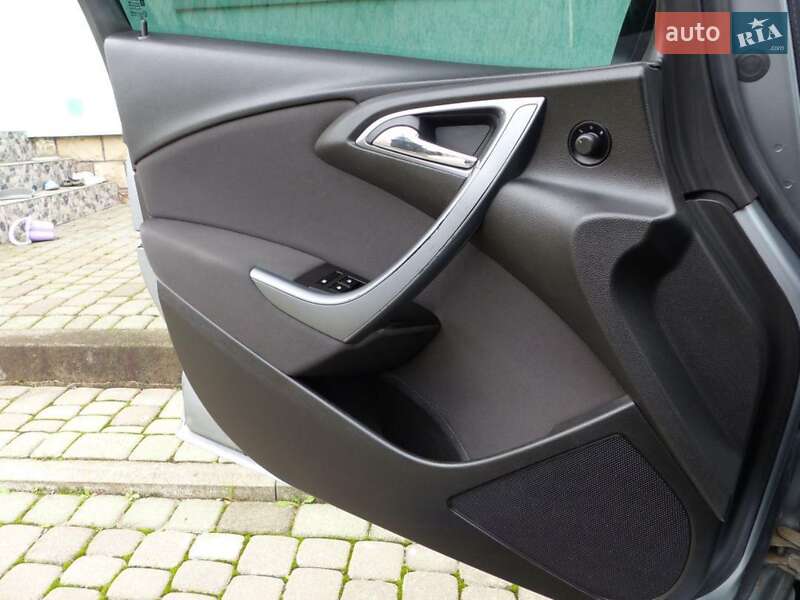 Универсал Opel Astra 2013 в Делятине