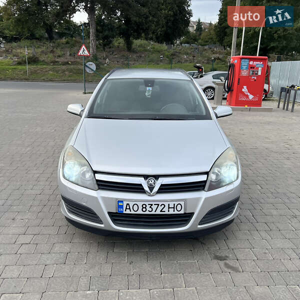 Универсал Opel Astra 2006 в Ужгороде