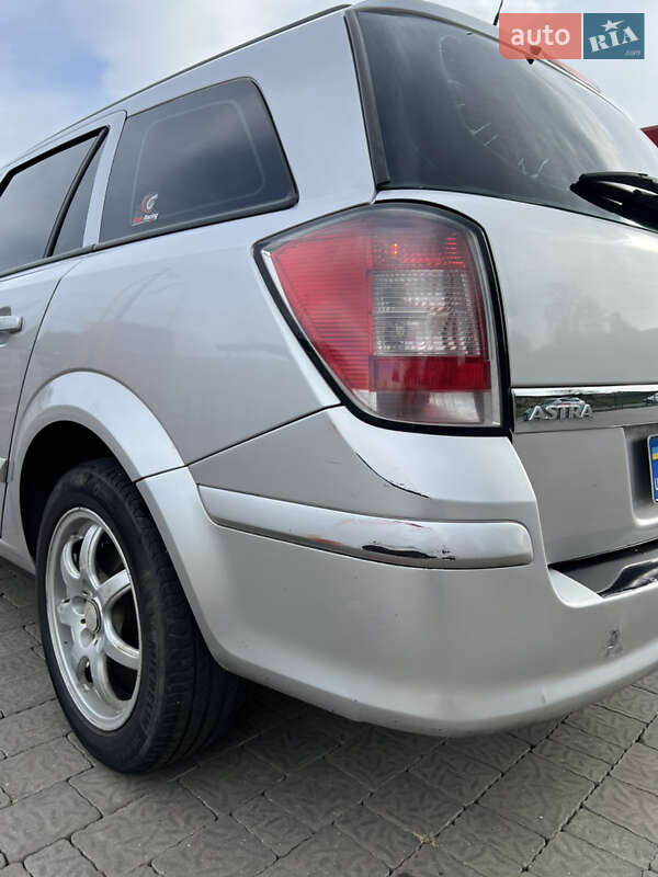 Универсал Opel Astra 2006 в Ужгороде