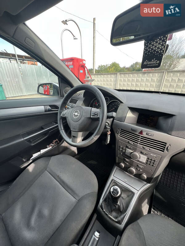 Универсал Opel Astra 2006 в Ужгороде