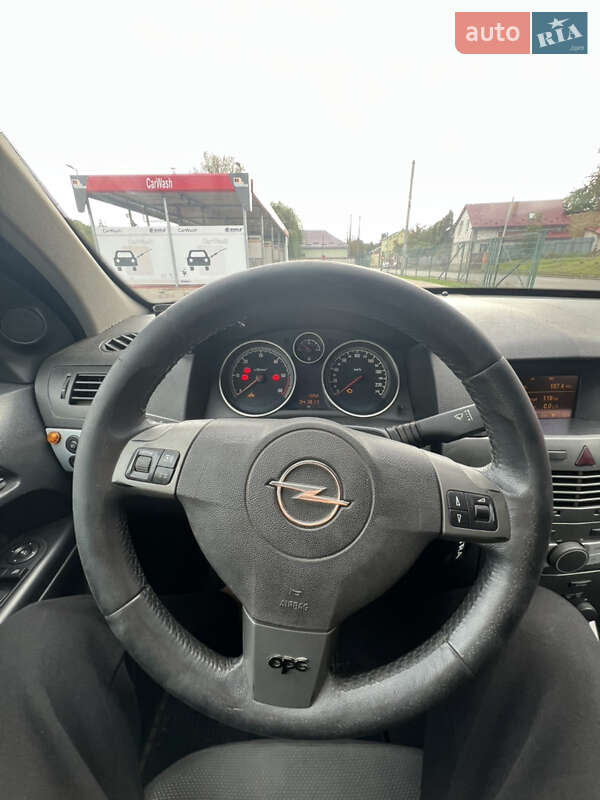Универсал Opel Astra 2006 в Ужгороде
