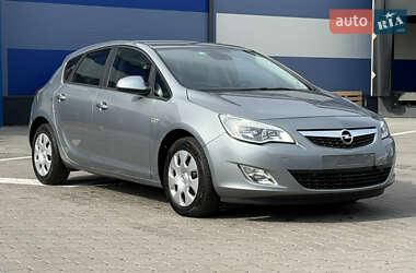Хэтчбек Opel Astra 2011 в Ровно