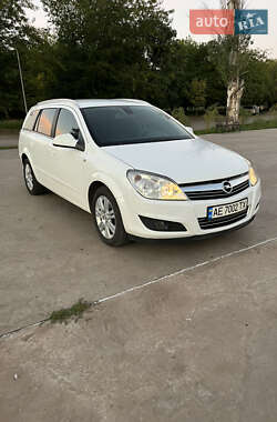 Універсал Opel Astra 2010 в Кривому Розі
