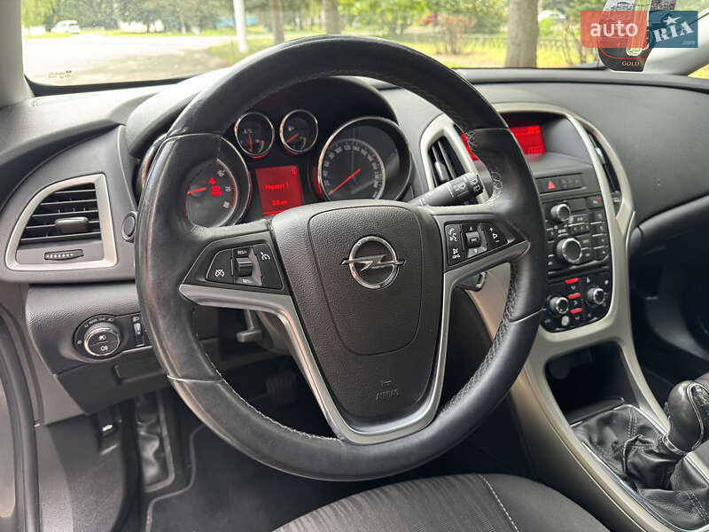 Хэтчбек Opel Astra 2010 в Умани