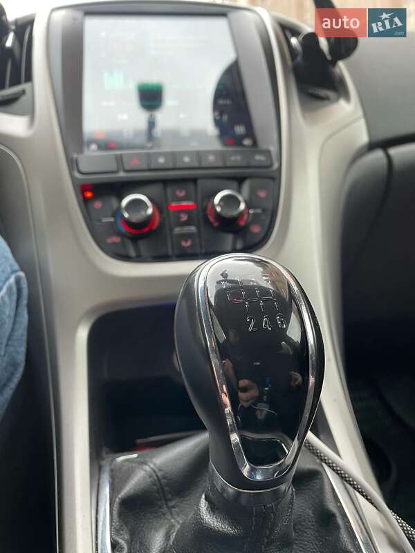 Универсал Opel Astra 2011 в Ровно