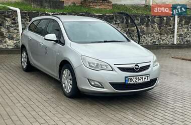 Opel Astra 2011