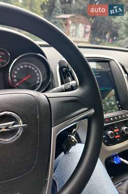 Универсал Opel Astra 2011 в 