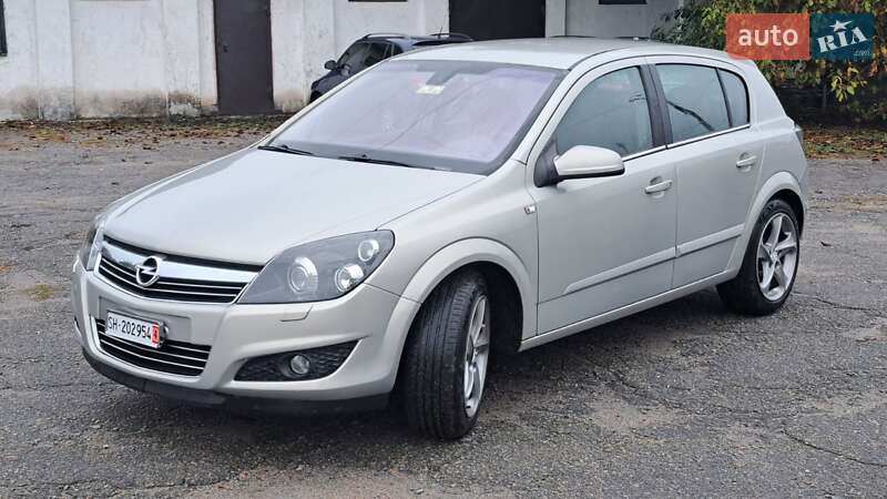 Хэтчбек Opel Astra 2008 в Умани