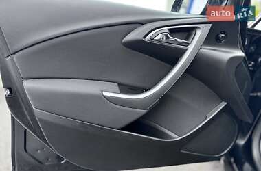 Универсал Opel Astra 2013 в 