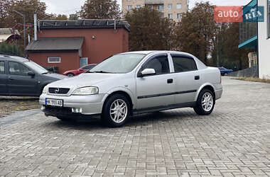 Седан Opel Astra 2005 в Рівному