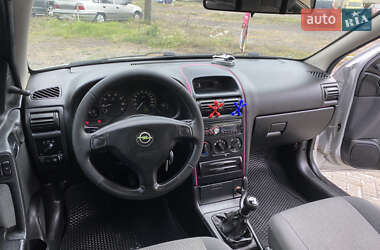 Седан Opel Astra 2005 в  фото 13 Седан Opel Astra 2005 в