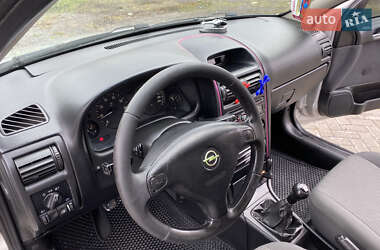 Седан Opel Astra 2005 в  фото 15 Седан Opel Astra 2005 в