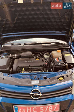 Универсал Opel Astra 2005 в 