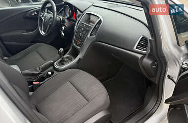 Универсал Opel Astra 2015 в 