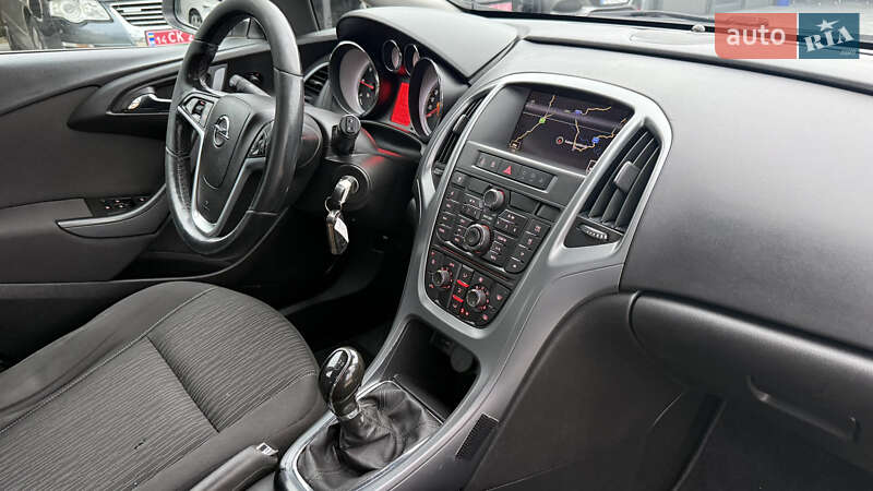 Универсал Opel Astra 2015 в Калуше