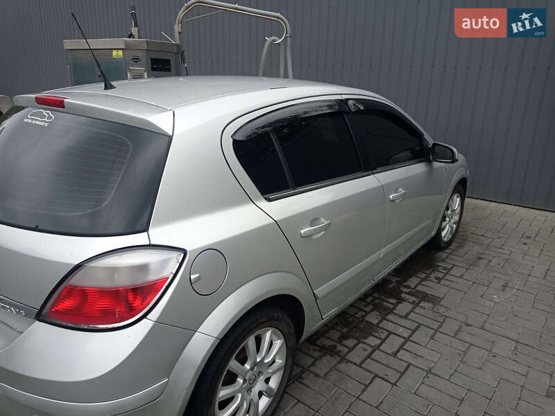 Хэтчбек Opel Astra 2005 в Николаеве