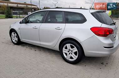 Универсал Opel Astra 2012 в 