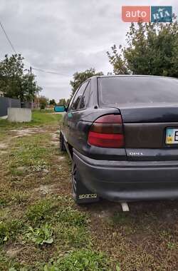 Седан Opel Astra 1994 в 