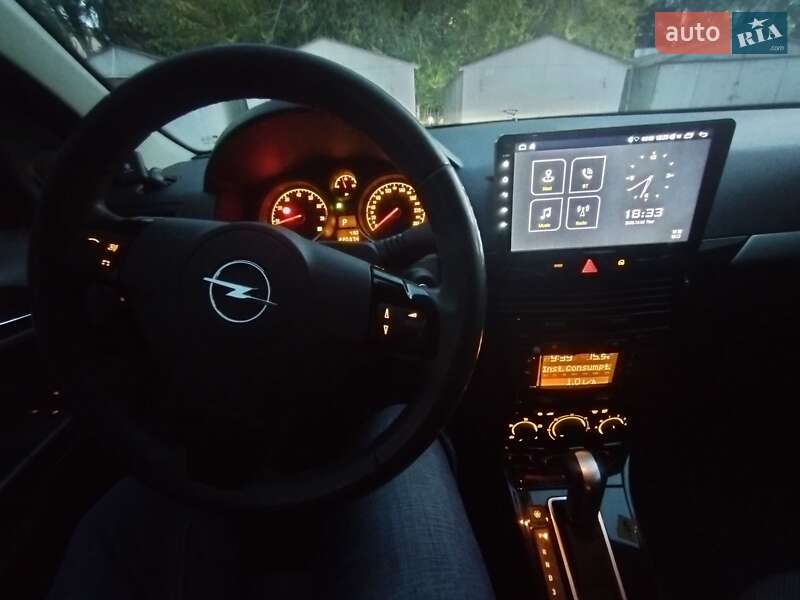 Универсал Opel Astra 2010 в Днепре