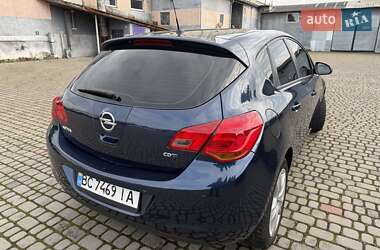 Хэтчбек Opel Astra 2010 в 