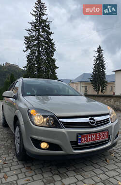 Универсал Opel Astra 2010 в Кременце
