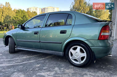 Хэтчбек Opel Astra 1999 в 