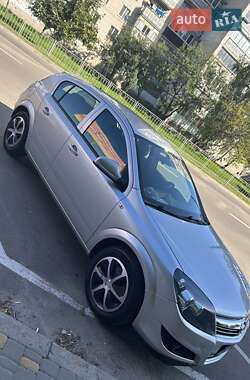 Хетчбек Opel Astra 2012 в Борисполі