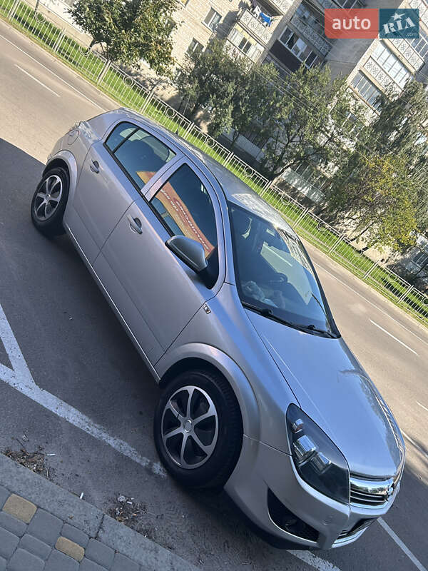 Хетчбек Opel Astra 2012 в Борисполі