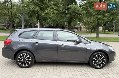 Универсал Opel Astra 2011 в 
