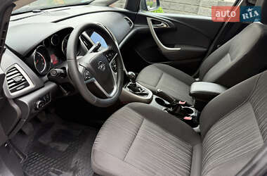 Универсал Opel Astra 2011 в 