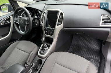 Универсал Opel Astra 2011 в 
