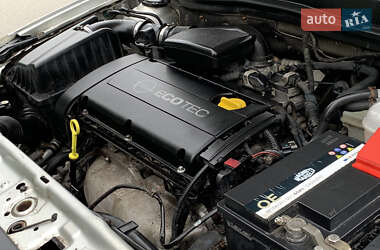 Универсал Opel Astra 2005 в 