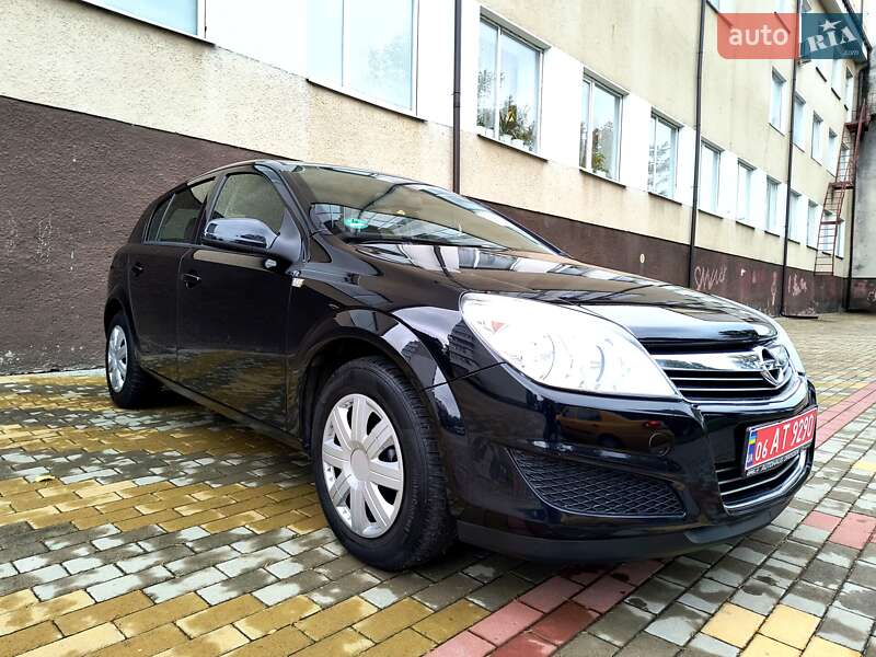 Хэтчбек Opel Astra 2009 в Звягеле