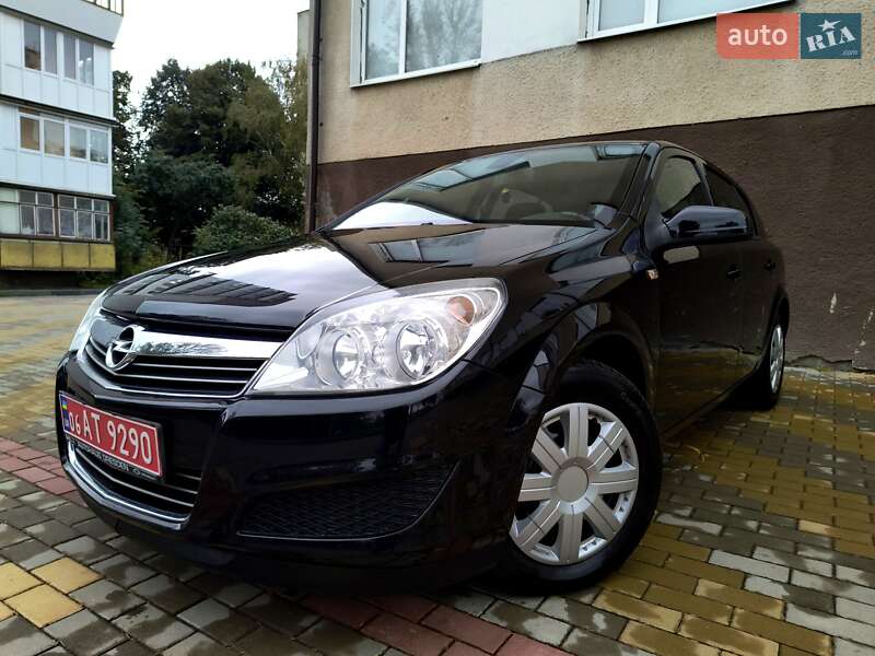 Хэтчбек Opel Astra 2009 в Звягеле